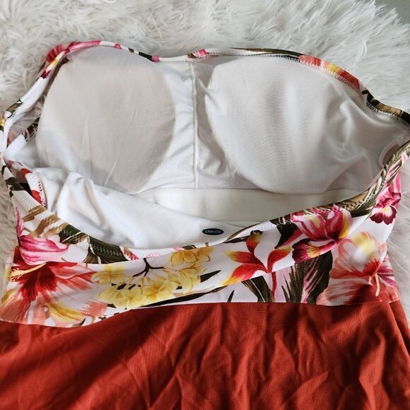 Old Navy One-Shoulder Print/Color Block One-Piece Swimsuit - Picture 3 of 11